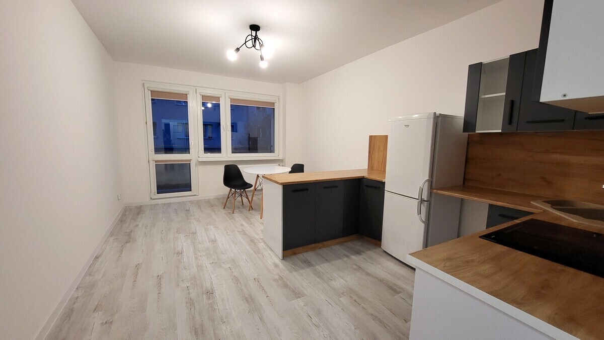 Elbląg KWADRAT NIERUCHOMOŚCI3 pokojeparterbalkonpo generalnym remoncieblok - media z miasta