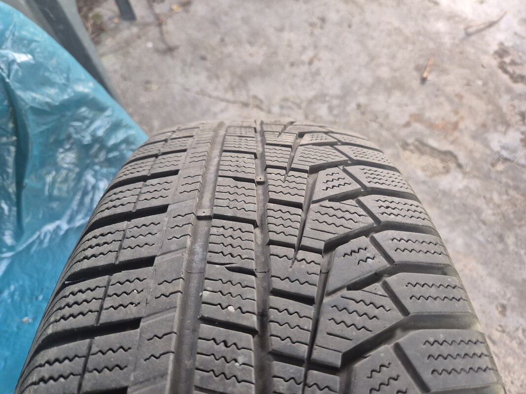 Elbląg Opony zimowe Hankook 215/65/17 Winter i*cept evo2 SUV W320A DOT 2021