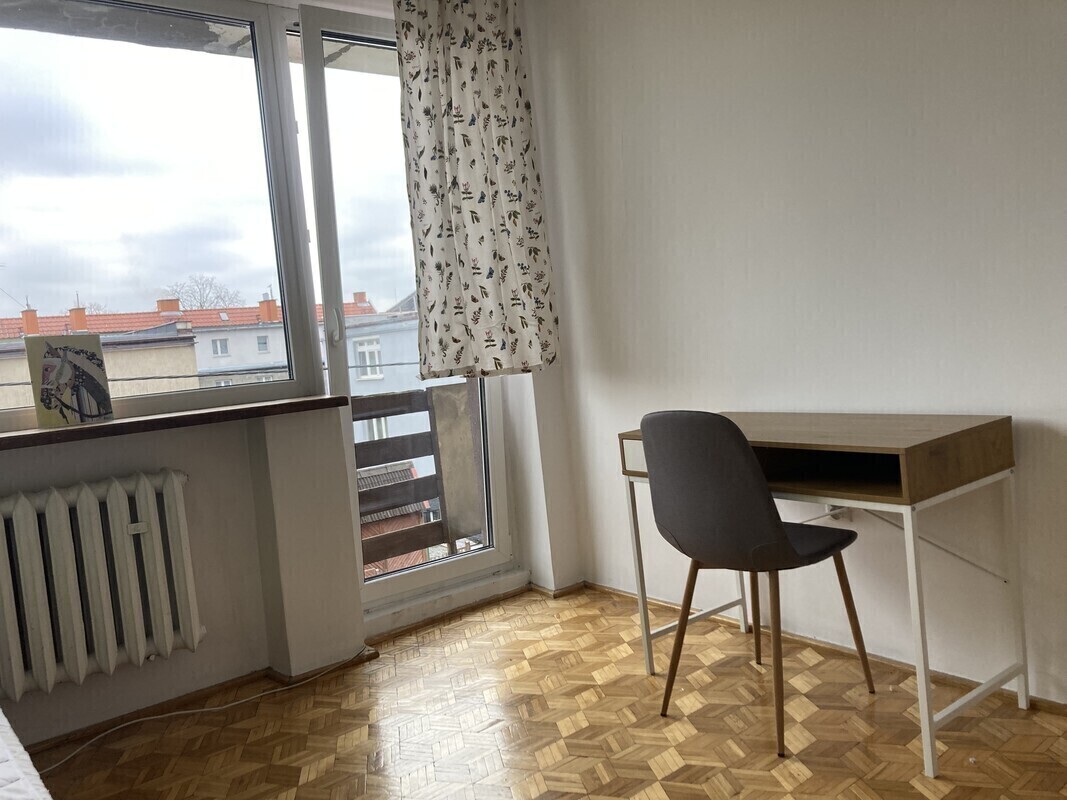 Elbląg Wynajmę umeblowany pokój z balkonem w domu jednorodzinnym, do dyspozycji kuchnia, dwie łazienki, ogródek,