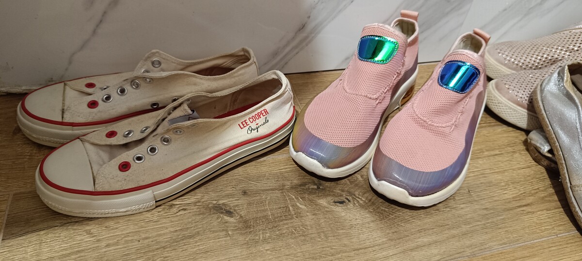 Elbląg Zamienię buty w rozmiarze 36,są w stanie różnym, niektóre w bdb, mało noszone, inne w stanie na podwórko. Są