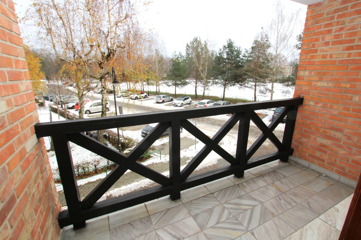 Elbląg NIERUCHOMOŚCI ANNA KRASZEWSKA Klimatyczne mieszkanie na Starym Mieście ul. Kumieli