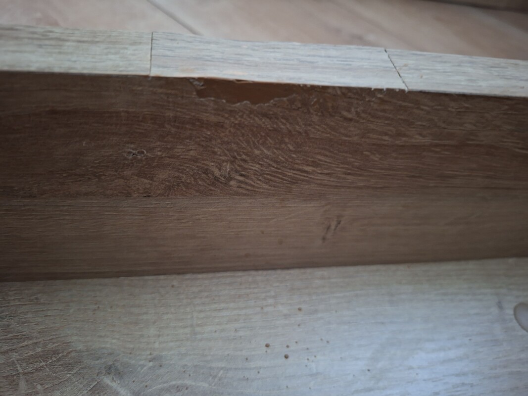 Elbląg Uzywany Stol do salonu, rozkładany 140-180 cm. widoczne na zdjęciach widoczne drobne poprawki. .. blat w stanie