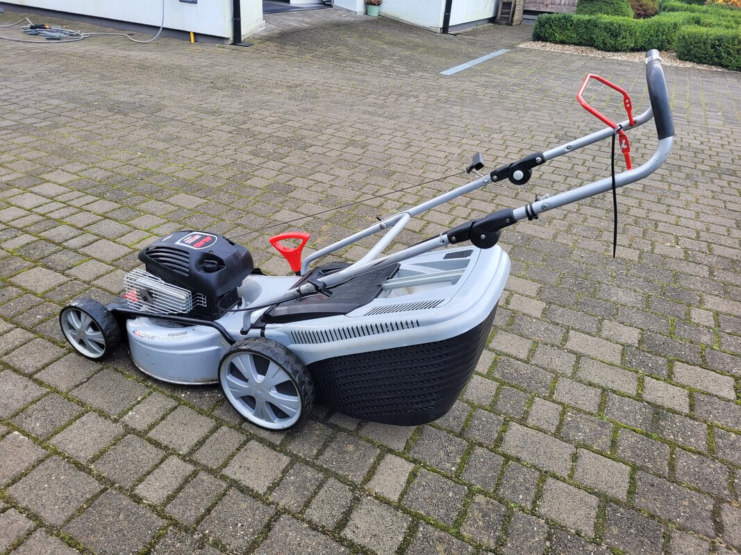 Elbląg Używana duża kosiarka spalinowa firmy AL-KO serii 500 model 470B napędzana niezawodnym silnikiem Briggs &