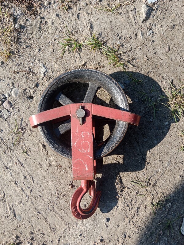 Elbląg Witam, sprzedam bloczek. Stan widoczny na zdjęciach waga około 3 kg, fi 180 mm.