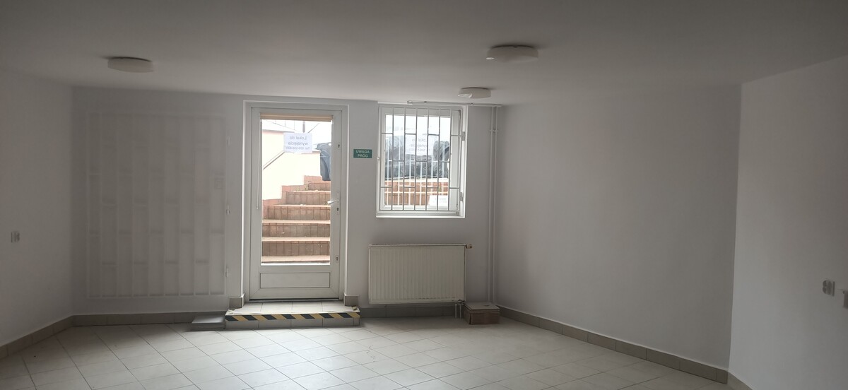 Elbląg Wynajmę lokal nadający się na działalność usługową - handlową o pow.60 m2,zlokalizowany w Elblągu, osiedle Jar.