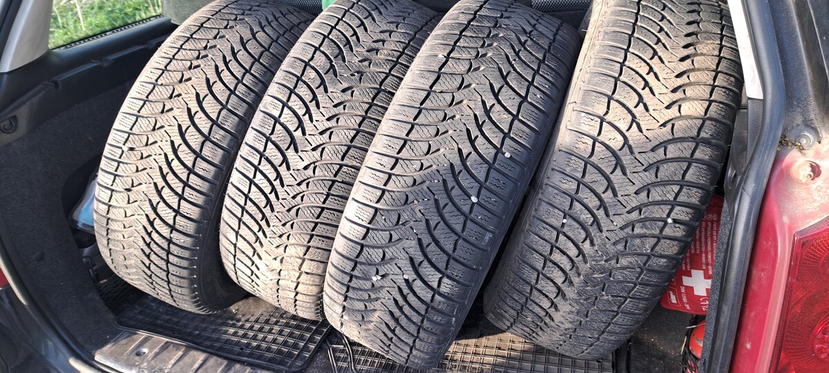 Elbląg Odsprzedam cztery Alu felgi 17 do CITROENA / PEUGEOTA. ( Opony 215 / 55 R 17,stan bardzo dobry, nalewki,