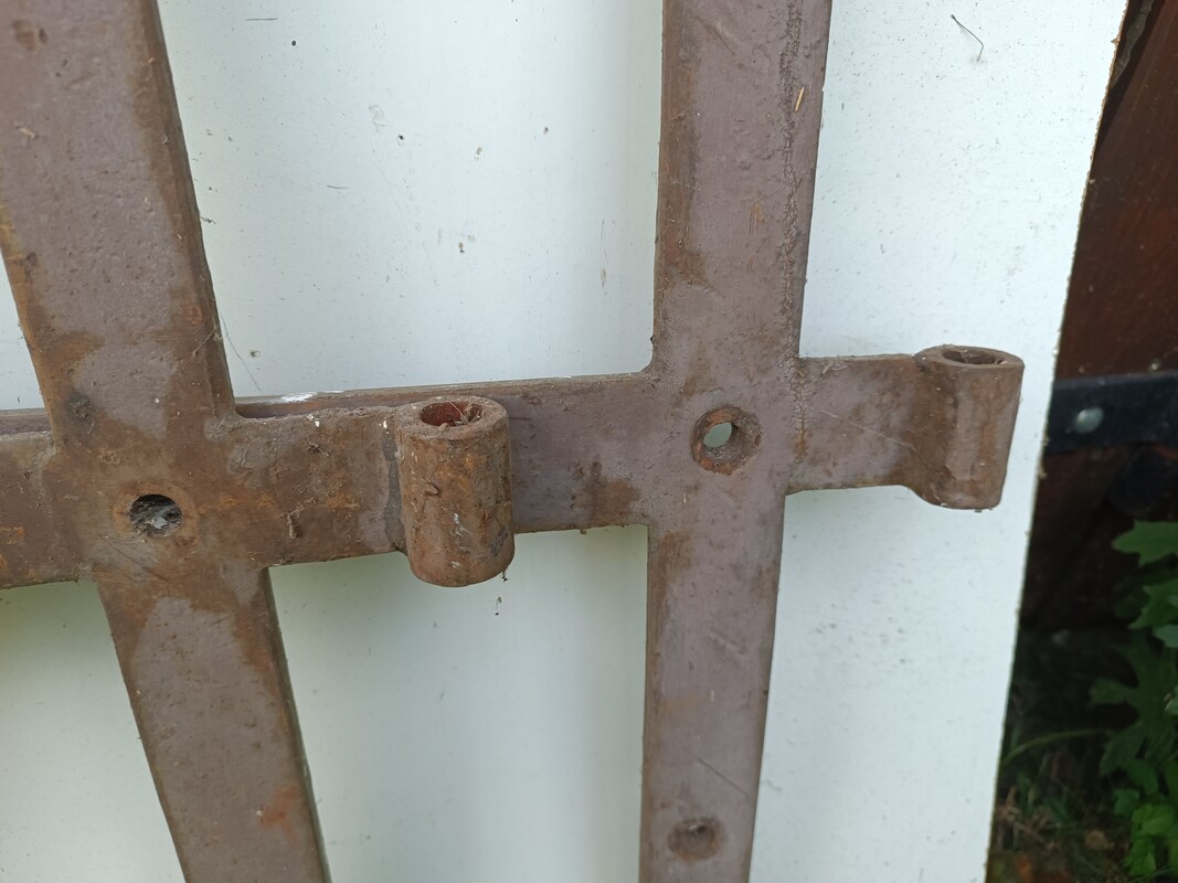 Elbląg 4 sztuki po spawanych okuć metalowych z płaskownika grubość ok 8 mm szerokość 5 cm i długości 65-75 cm do drzwi