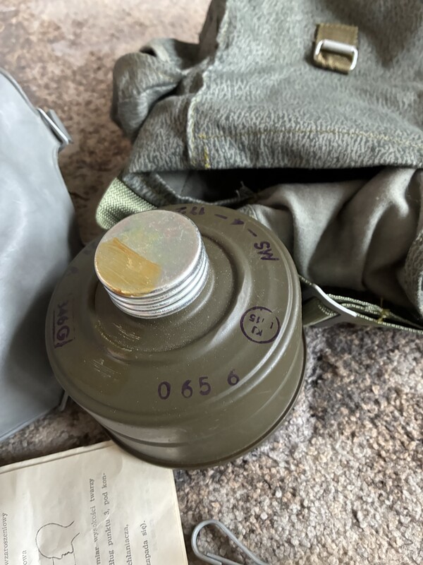 Elbląg Sprzedam dwie maski przeciwgazowe nowe. Posiadaja pokrowce oraz filtry. Cena do uzgodnienia.