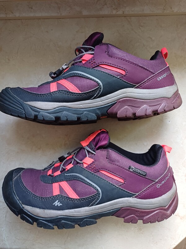 Elbląg Buty trekkingowe Quechua rozmiar 36,długość wkładki 23.5 cm, wodoodporne, stan idealny.