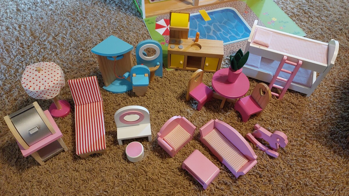 Elbląg Sprzedam drewniany, duży domek XXL wraz z akcesoriami. Stan bardzo dobry.