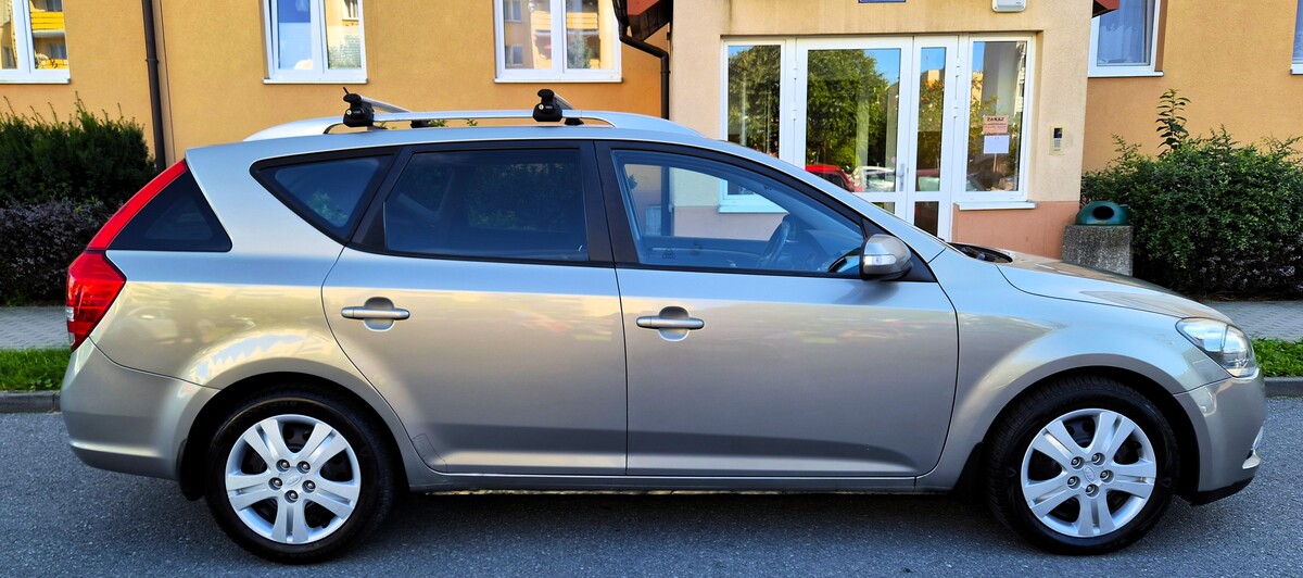 Elbląg Kia CEED Lift 2010Rok 1,6Diesel 115Km Bardzo Zadbane Rodzinne Kombi -Elektryczne Szyby i Lusterka Abs Radio