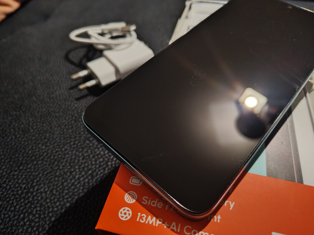 Elbląg Sprzedam Zadbany Telefon ZTE Blade A55 w komplecie z pudełkiem, etui, ładowarką z kablem, igłą do tacki sim