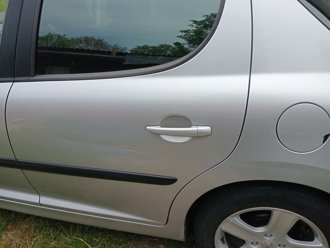 Elbląg Sprzedam samochód Peugeot 207 silnik 1,4 benzyna-gaz. Sprzedaję jako jeżdżący uszkodzony. W czerwcu 2025