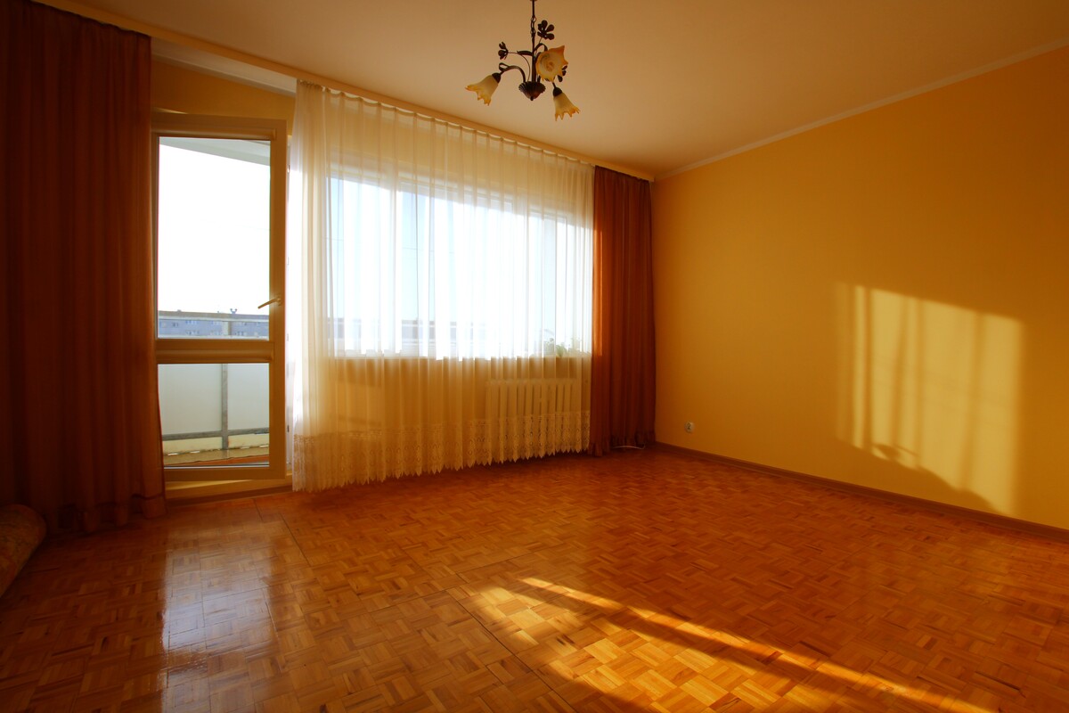 Elbląg NIERUCHOMOŚCI ANNA KRASZEWSKA Słoneczne 3-pokojowe mieszkanie, z dużym balkonem