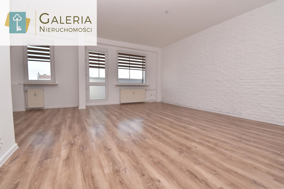 Elbląg GALERIA NIERUCHOMOŚCIZ pasji i miłości do nieruchomościNa sprzedaż: Jasne, przestronne, trzypokojowe mieszkanie