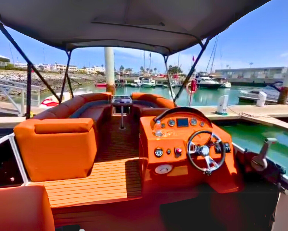 Elbląg Nowoczesny jacht 23 stopy z silnikiem – idealny zestaw na sezon!