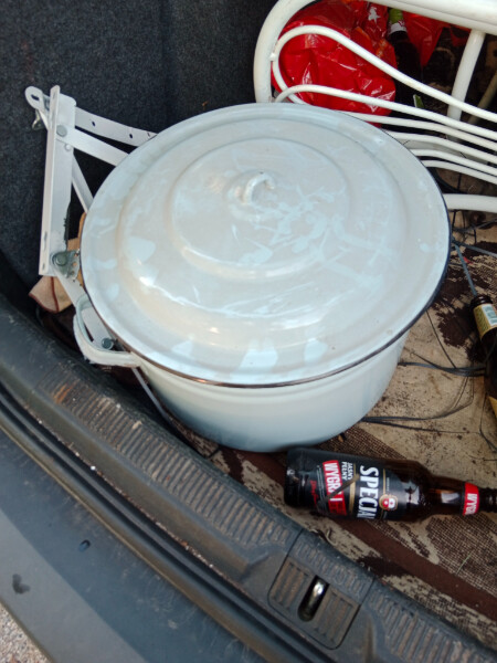 Elbląg Sprzedam lustro drewniane z czasów PRL. Wymiary szkła 40 cm x 72 cm. Stan widoczny na zdjęciach. Odbiór