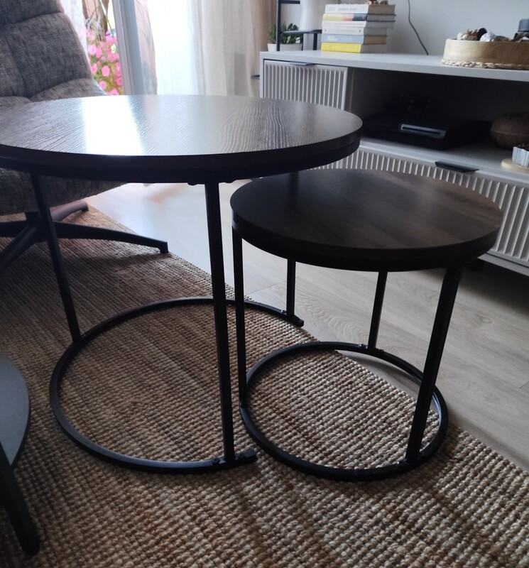 Elbląg Sprzedam zestaw stolików kawowych. Kolor orzech, nóżki metal czarny. Duży stolik średnica 60cm, wysoki 50cm,