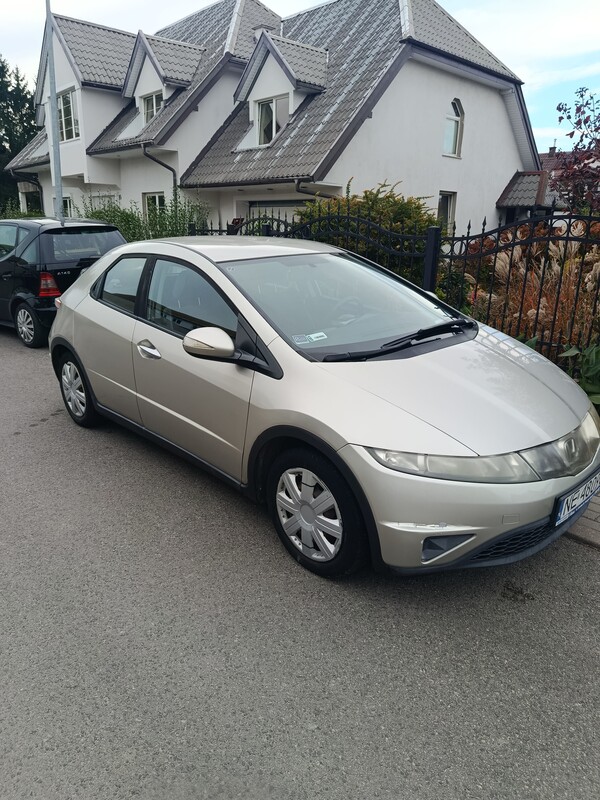 Elbląg Honda Civic VIII UFO 1.4 benzyna, 2007 – sprawna i gotowa do jazdy