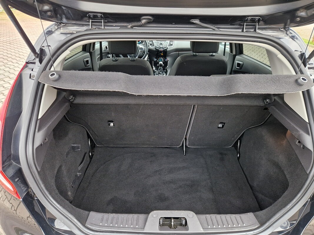 Elbląg Ford Fiesta, benzyna, 2014 rok - pełna opcja wyposażenia. Ładne zadbane auto, wizualnie bardzo ładnie się