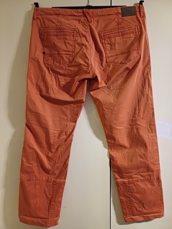 Elbląg Spodnie marki GAASRA holenderska marka wysoka jakość i elegancja, spodnie materiałowe na wiosne