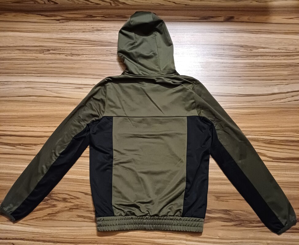 Elbląg ELLESSE bluza sportowa materiał dresowy, kaptur, zameczek z przodu, rozmiar 158-164 13-14 lat stan idealny jak