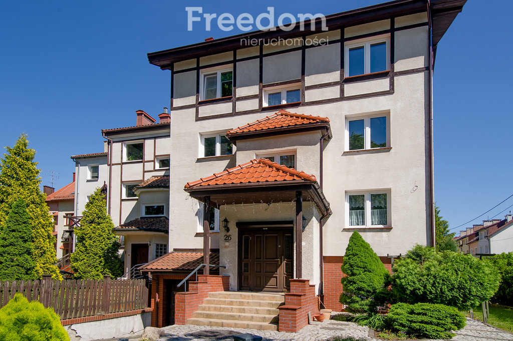 Elbląg FREEDOM NIERUCHOMOŚCISprzedam dom - Elbląg, Zofii Nałkowskiej. Atrakcyjny dom położony w malowniczej