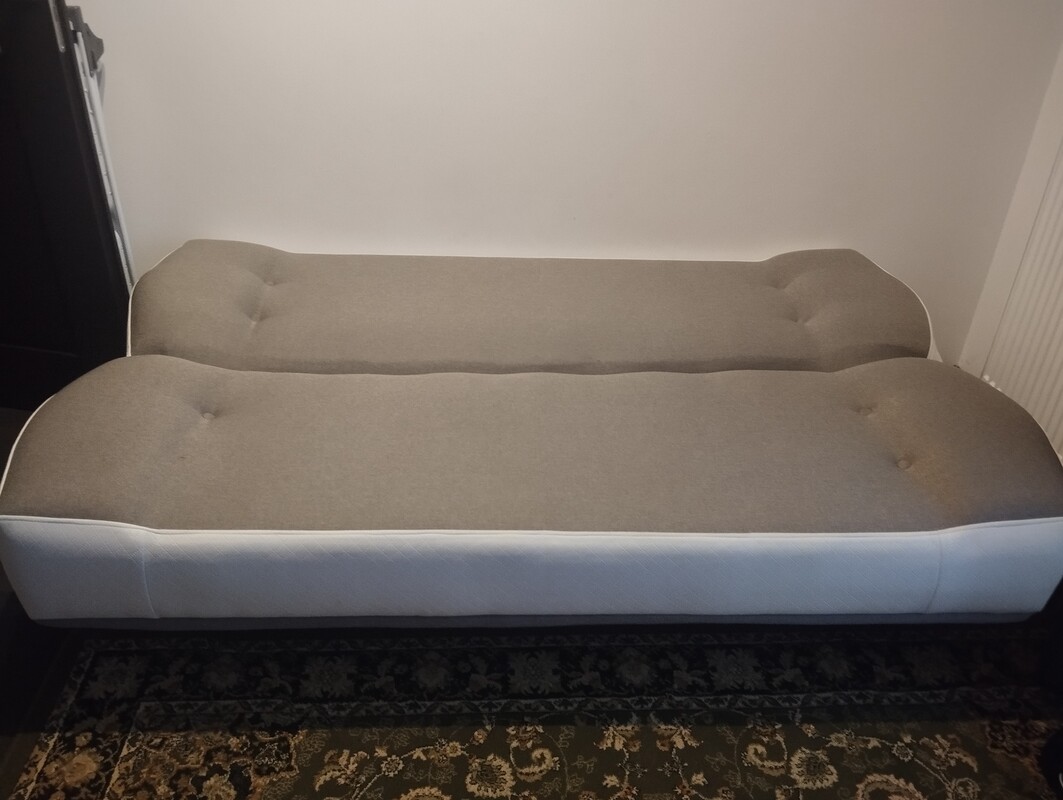 Elbląg Sprzedam wersalkę, oraz półki na ścianę. Wersalka nie zniszczona. Wymiary... Długość 2 metry a szerokość 1.2