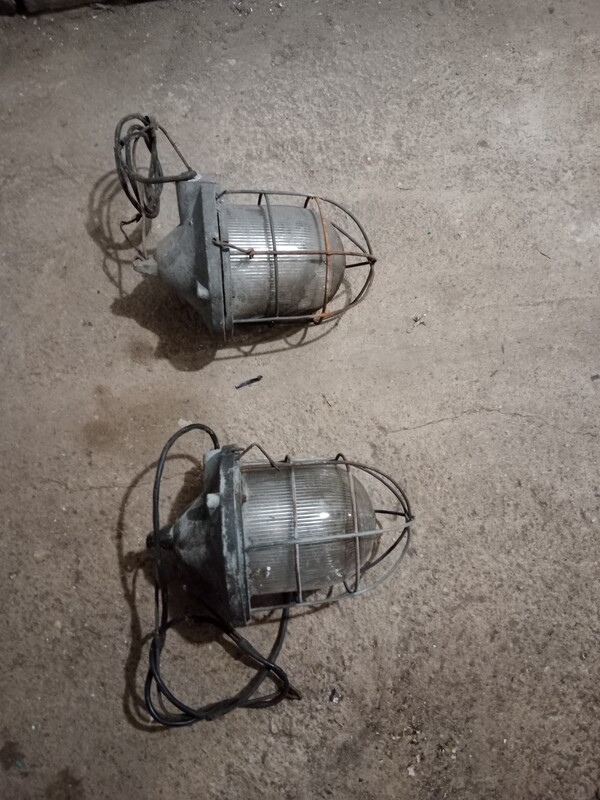 Elbląg Sprzedam trzy lampy loft z czasów PRL. Stan widoczny na zdjęciach. Odbiór osobisty Elbląg lub możliwość wysyłki