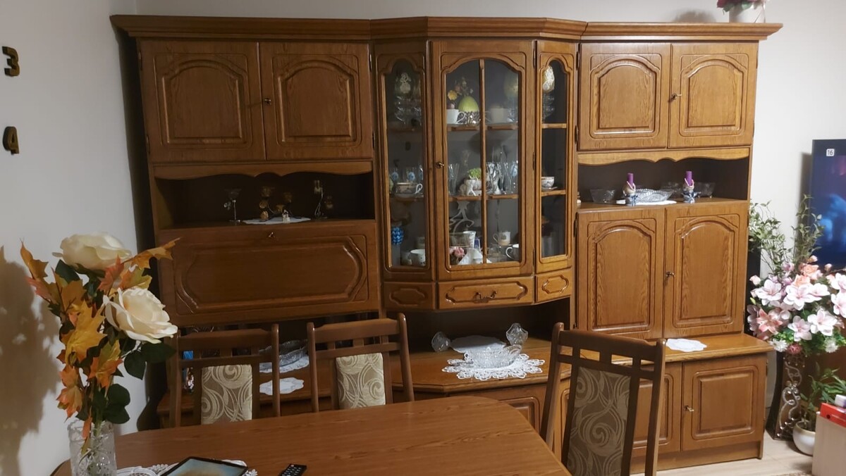 Elbląg Sprzedam stylowe meble w bardzo dobrym stanie. Zestaw : kompletny segment + komoda RTV + mała komoda = 1200 zł