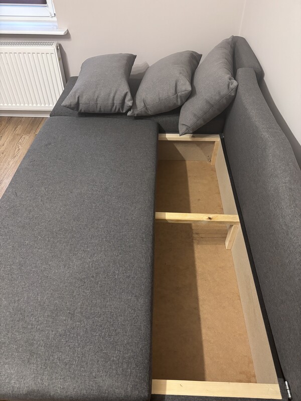 Elbląg Sprzedam rozkładaną rogówkę, transport we własnym zakresie z niskiego parteru.
Długość 215 cm, szerokość w