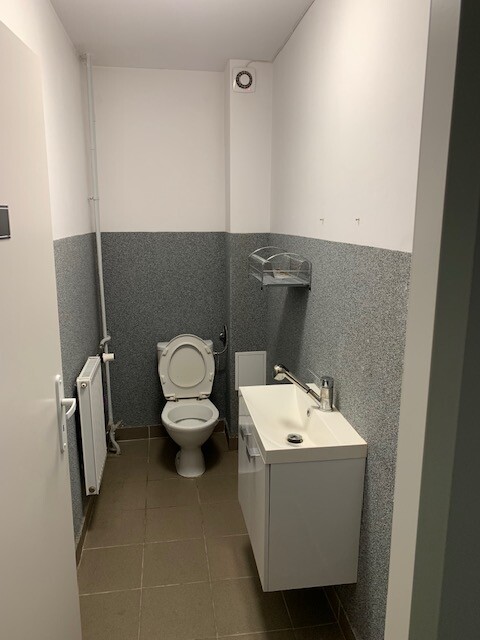 Elbląg Wynajmę lokal usługowy w centrum miasta - 20 m² po remoncie, dostępny do wynajęcia od zaraz.