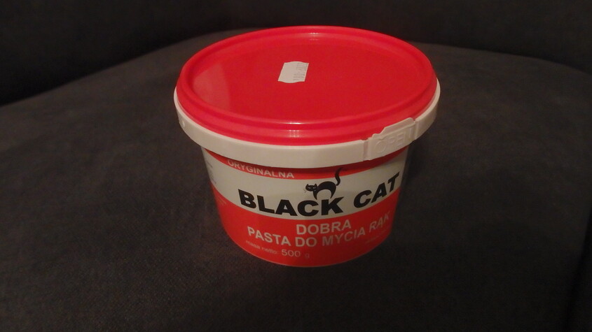 Elbląg witam sprzedam karton pasty BHP do mycia rąk z dodatkiem gliceryny. w kartonie jest 12 szt. x 500g cena 5 zł