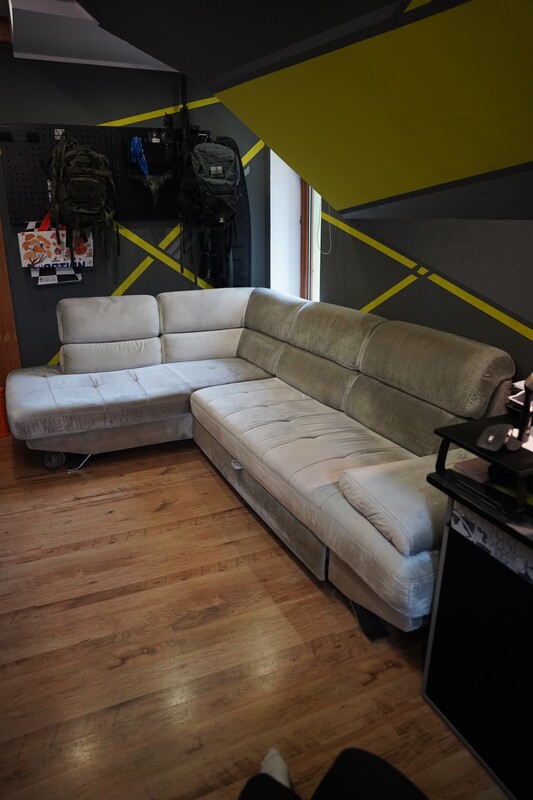 Elbląg Sofa narożna z funkcją spania i pojemnikiem – wygodna, zadbana
Na sprzedaż narożnik w dobrym stanie