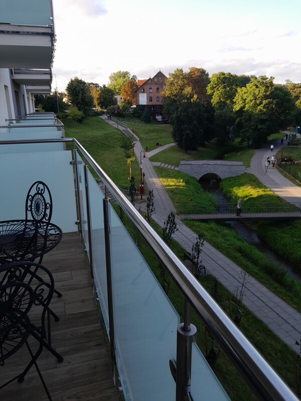 Elbląg Wynajmę mieszkanie o pow.38 m2 położone przy ul. Traugutta (Rezydencja Dolinka) w Elblągu. Lokal znajduje się