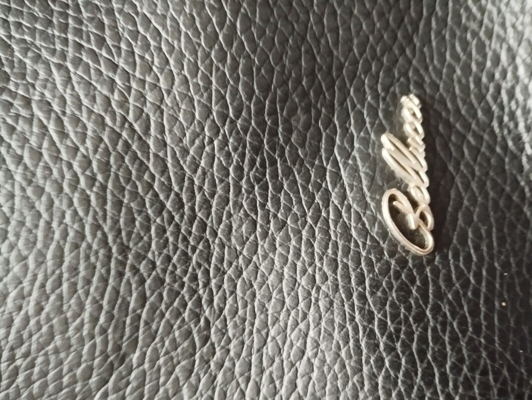 Elbląg Witam sprzedam małą torebka New Milano jasny beż cena 15zł oraz torebka Bellucci k. czarny 20zł