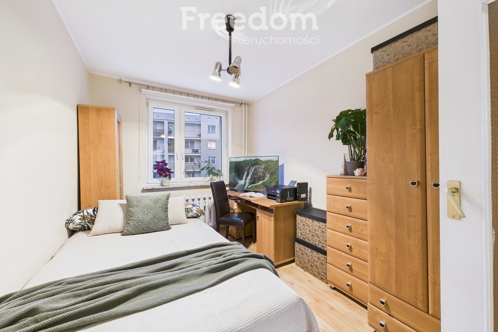 Elbląg FREEDOM NIERUCHOMOŚCISprzedam mieszkanie - Elbląg, Fromborska. Na sprzedaż ustawne mieszkanie 3-pokojowe o