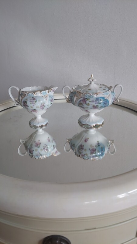 Elbląg Ponad 100 letni komplet porcelanowy KREM I CUKIERNICA Prussia sygnowany Antyk, ma mikro uszkodzenia, ale