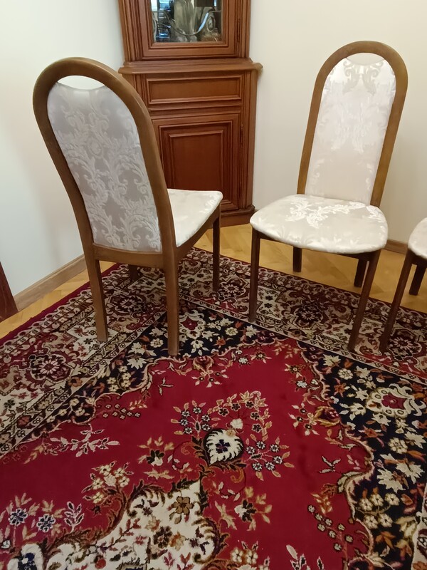 Elbląg Sprzedam krzesła do salonu w b. dobrym stanie dębowe z żakardową tapicerka 125 zł. za szt. , do sprzedania jest