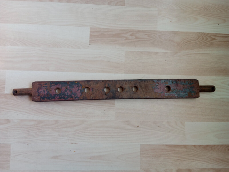 Elbląg Witam mam do zaoferowania zaczep dolny do ciągnika, traktora z czasów PRL. Wymiary długość 81,5 cm, szerokość 8