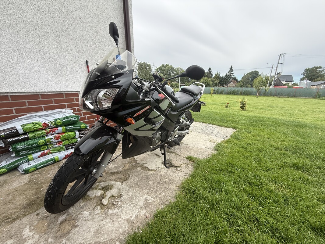 Elbląg Witam. Na sprzedaż motocykl Honda CBR 125R w stanie gotowym do jazdy. Motocykl serwisowany na bierząco. Mało