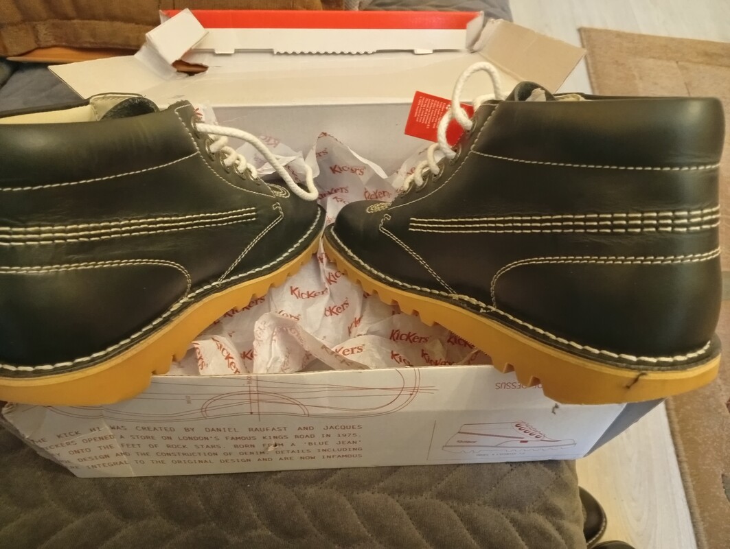 Elbląg Okazja!! sprzedam damskie botki skórzane Kickers nowe nie uzywane pachnące skórą w oryginalnym kartonie buty