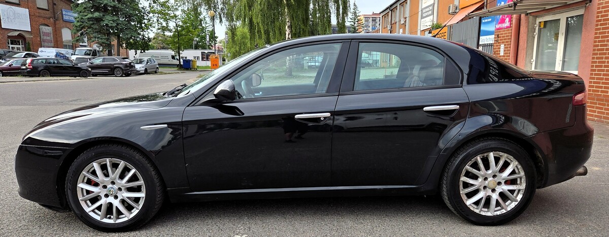 Elbląg 🚗 Alfa Romeo 159 1.9 Diesel 115KM 2007r. – Czerwone Skórzane Fotele, Ekonomiczny i Bezawaryjny!