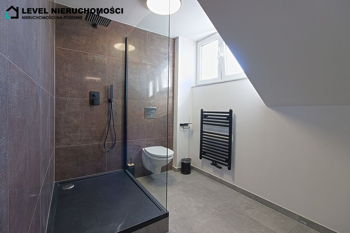 Elbląg LEVEL NIERUCHOMOŚCI Nietuzinkowe mieszkanie z tarasemDwie łazienki, cztery pokojeul. Plac