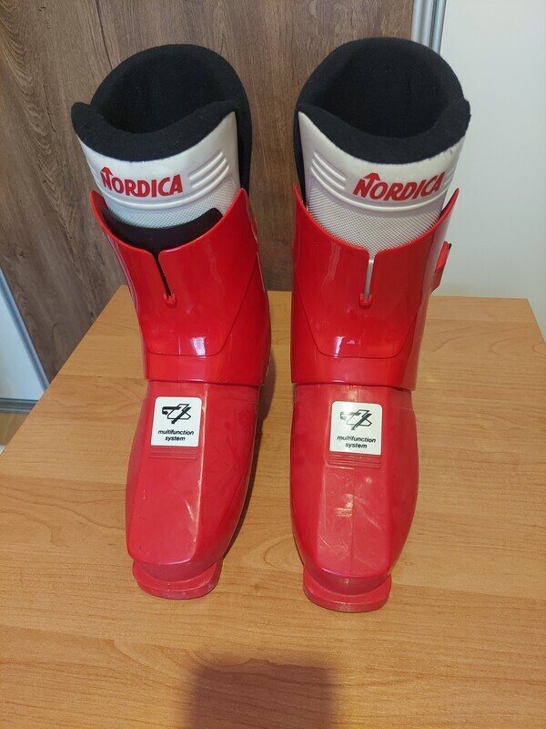 Elbląg Sprzedam buty narciarskie włoskiej firmy Nordica. Rozmiar 28 - 28,5cm. (rozmiar pomiędzy 43 a 44,5).
Więcej