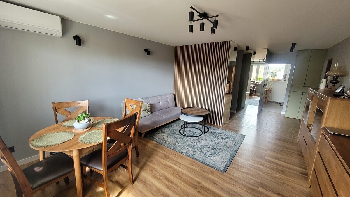 Elbląg Mieszkanie 3 pokoje 62,1 m² – po generalnym remoncie, wysoki standard, klimatyzacja, umeblowanie w