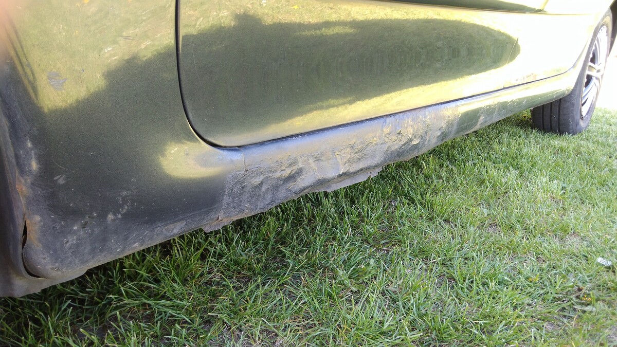Elbląg Citroen w pełni sprawny, bardzo dobrze wyposażony jak na tamte czasy.. Auto nie jest nowe i ma wady estetyczne