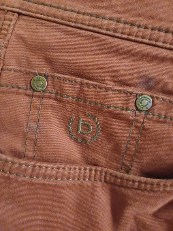 Elbląg Spodnie męskie BUGATTI rozmiar 34 32 wymiary pas 2x44 długość 108 miękki materiał ocieplane, logowane guziki