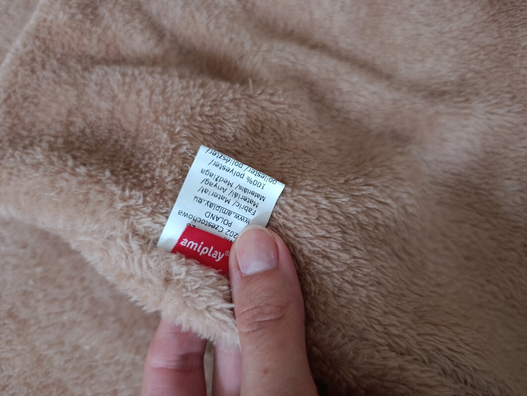 Elbląg Sprzedam kocyk dla psa Amiplay rozmiar XL. Stan bardzo dobry. Wymiary ok 150/90.Kontakt sms