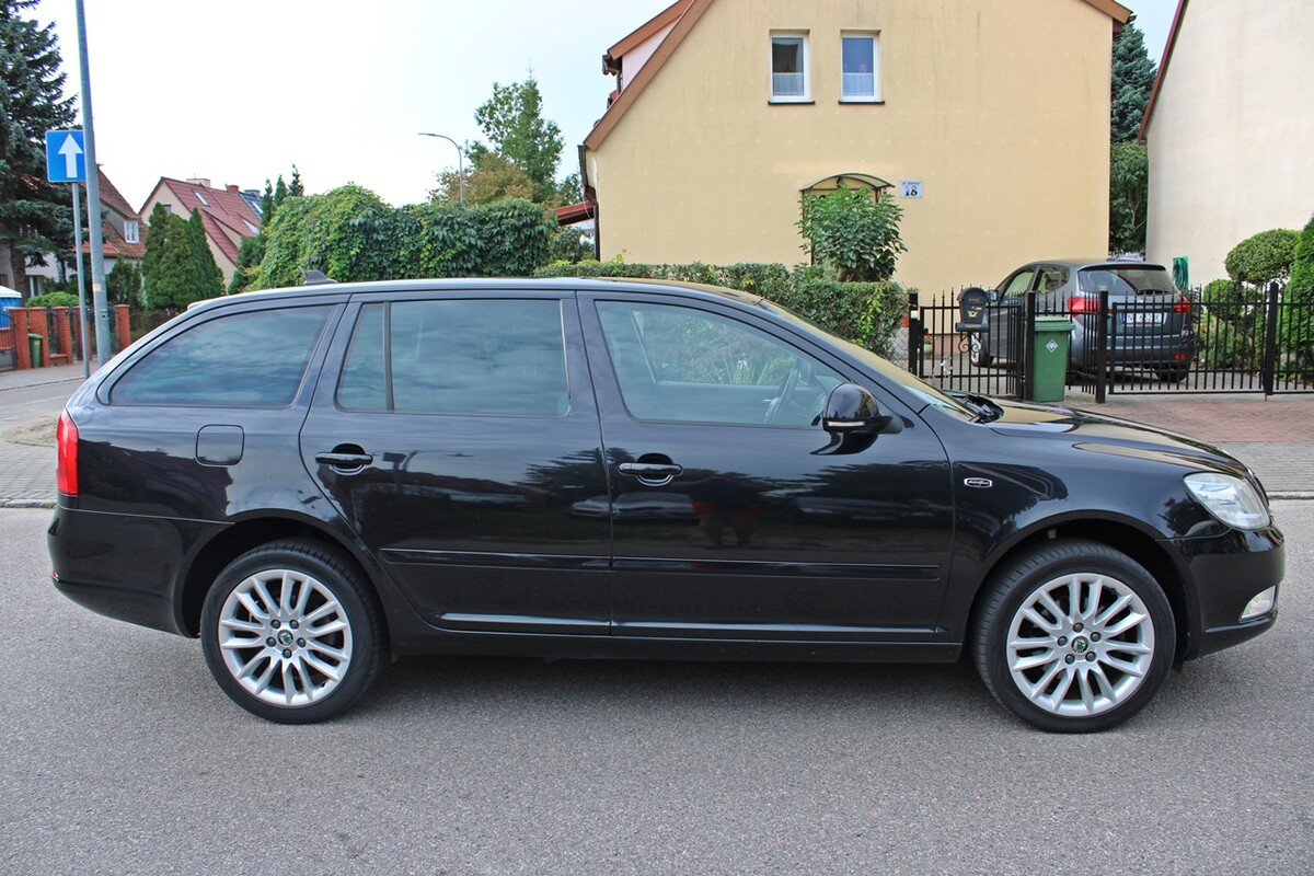 Elbląg SKODA OCTAVIA 2 LIFTSilnik : 2.0 TDi 140KMPełna wersja LAURIN & KLEMENT